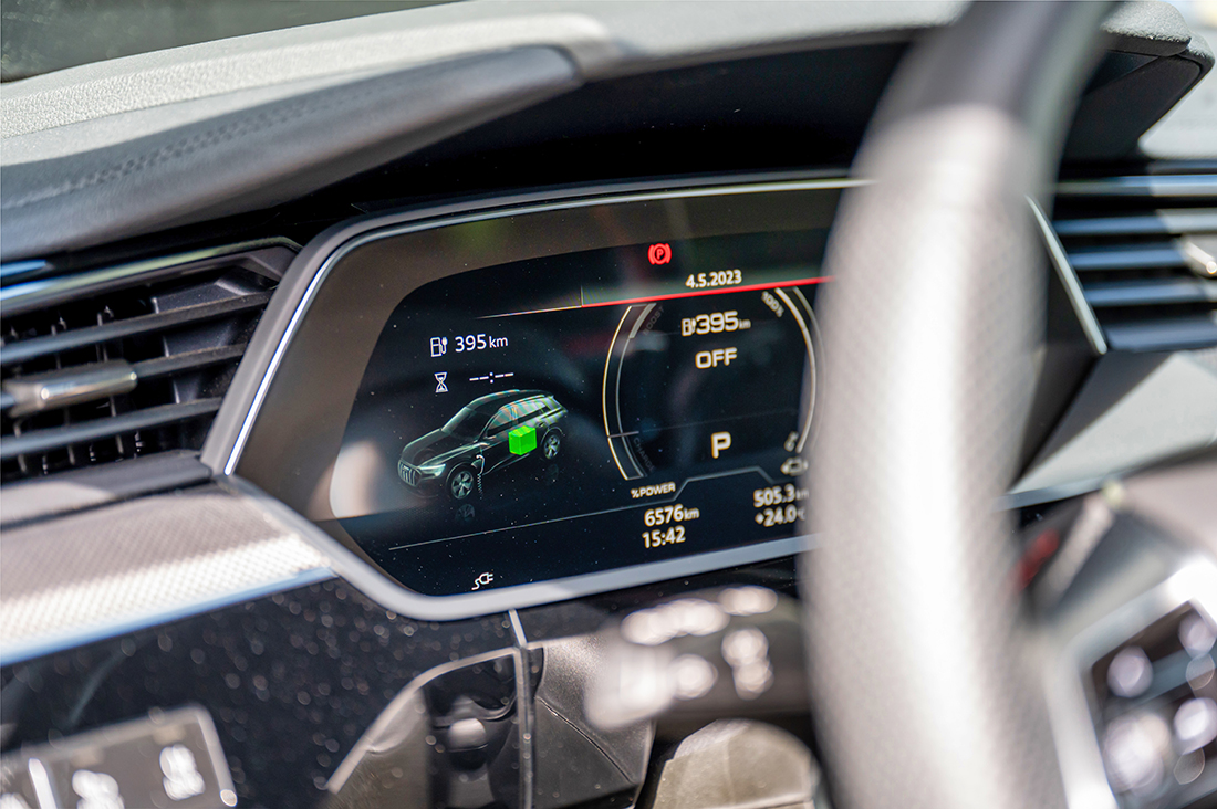 2023 Audi Q8 e-tron 55 First Drive Review - Dashboard