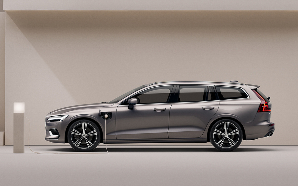 2022 Volvo V60 Recharge T8 price Malaysia