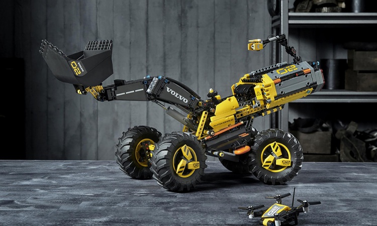 Lego construction equipment